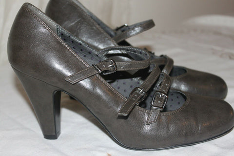 Escarpins Jeune et Jolie ANDRE Cuir  gris T 40 BE