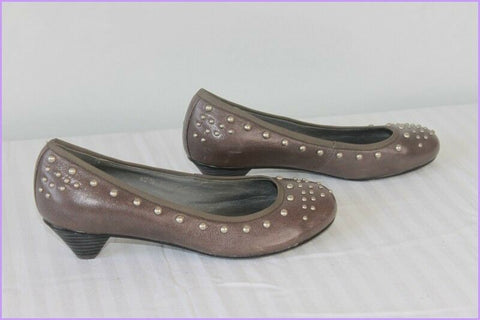 Escarpins LANCASTER Paris Cuir Taupe Clouté T 37 Etat Neuf